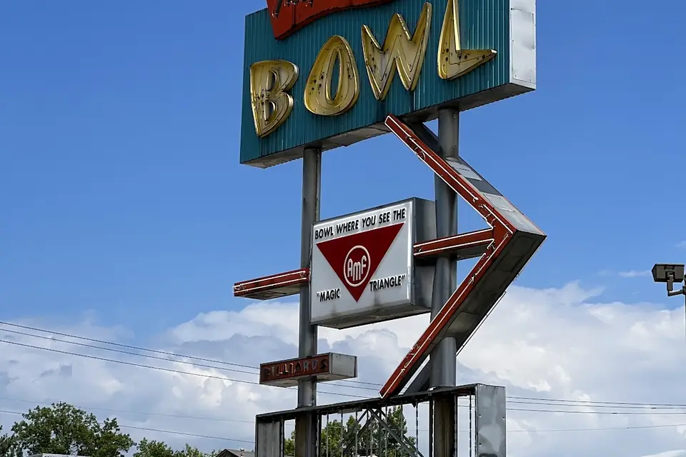 Tropicana Lanes